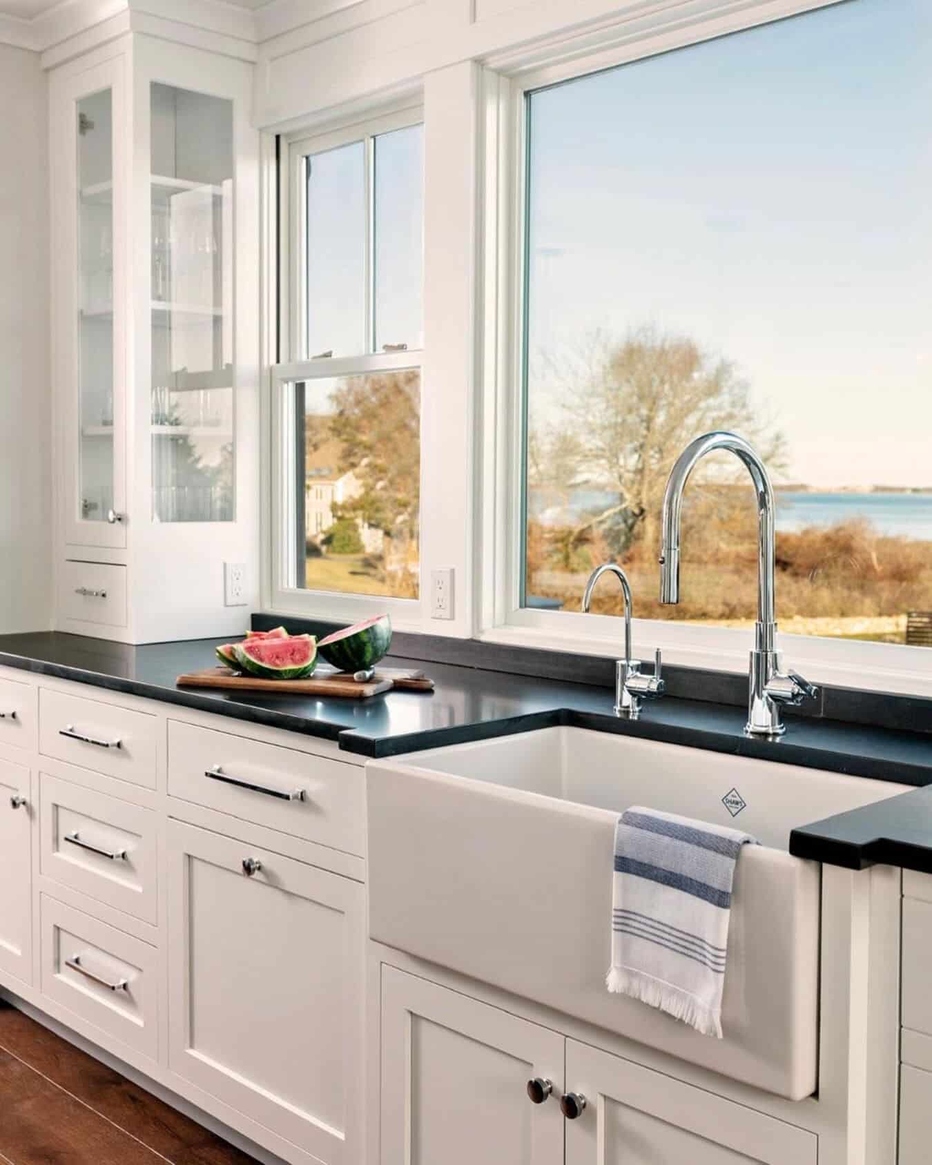 Farm sink: a nova tendência para decoração de cozinhas em 10 projetos incríveis.