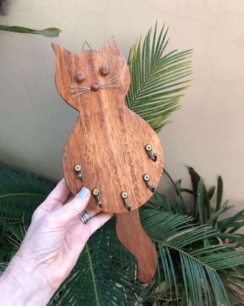 Porta chaves de madeira de gato