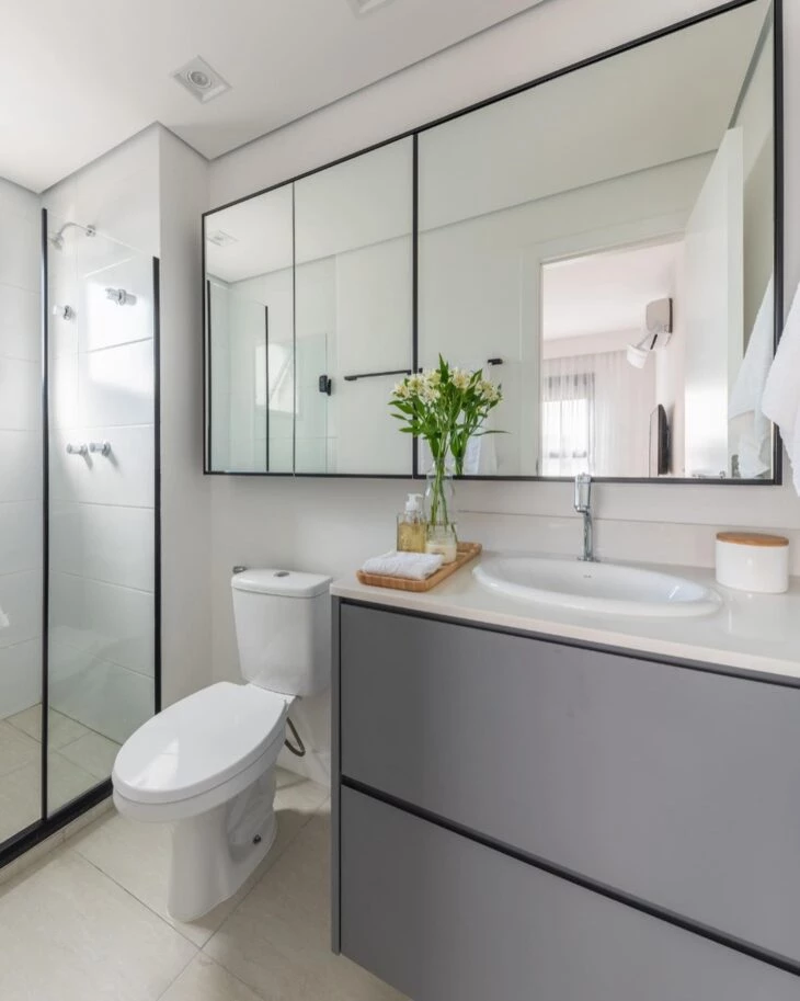 espelho para banheiro 30 730x913 1 Espelho para banheiro: como escolher o modelo ideal para o seu espaço