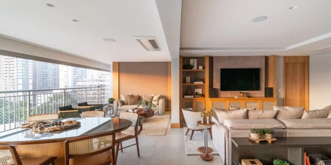 Projeto de interiores combina atmosfera aconchegante e ambientes sempre prontos para receberem os convidados