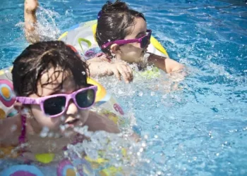 5 mitos e verdades sobre piscinas: o que você precisa saber