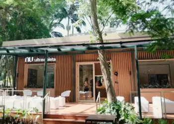 Nubank apresenta 'Casa Ultravioleta': um refúgio exclusivo com benefícios gratuitos para clientes premium