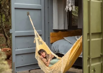 Estilo Glamping: como um conceito de acampamento virou a tendência mais cara da decoração de 2026