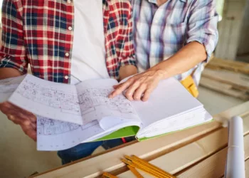 Casas em terrenos estreitos: como vencer as limitações e projetar com aproveitamento e soluções eficientes