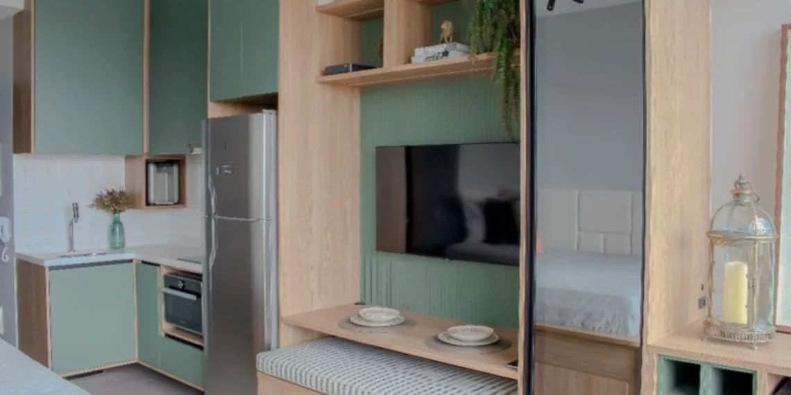 Projeto de arquitetura de estúdio com 24 m² destaca cozinha completa, cama queen size e cantinho do bar