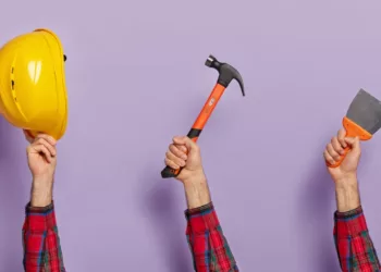 Vai reformar? Saiba o que fazer antes de pintar os ambientes de sua casa