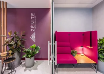 Zénite Arquitetura e Construção transforma o ambiente de trabalho em um showroom de design e inovação