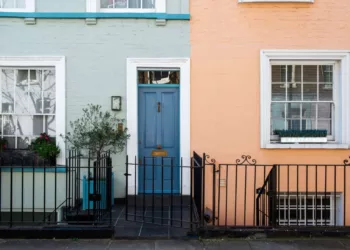 Você sabia que a cor da fachada da casa afeta diretamente o conforto térmico?