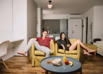 Decoração para apartamento pequeno com dois quartos: ideias que deixam seu espaço muito maior!