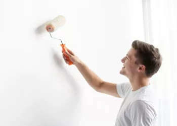 Erros Que Sabotam a Pintura da Sua Casa (e Como Corrigi-los!)