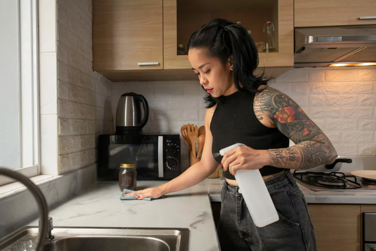 Dicas para fazer sua cozinha pequena parecer maior - sem reformas complexas!