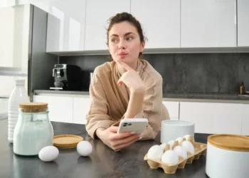 Cuidado! Esses 3 utensílios da cozinha acumulam mais bactéria do que o lixo