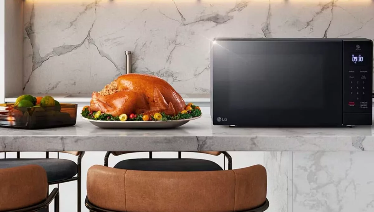 Cozinhar ficou mais fácil: conheça o micro-ondas com inteligência artificial da LG