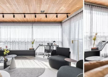 Com grande demanda de uso, este home office foi constituído como um cômodo independente, embora  esteja presente na varanda, integrado com a sala. No projeto da arquiteta Ana Rozenblit, da Spaço Interior,  a bancada se estende pela marcenaria do espaço | Fotos: Kadu Lopes