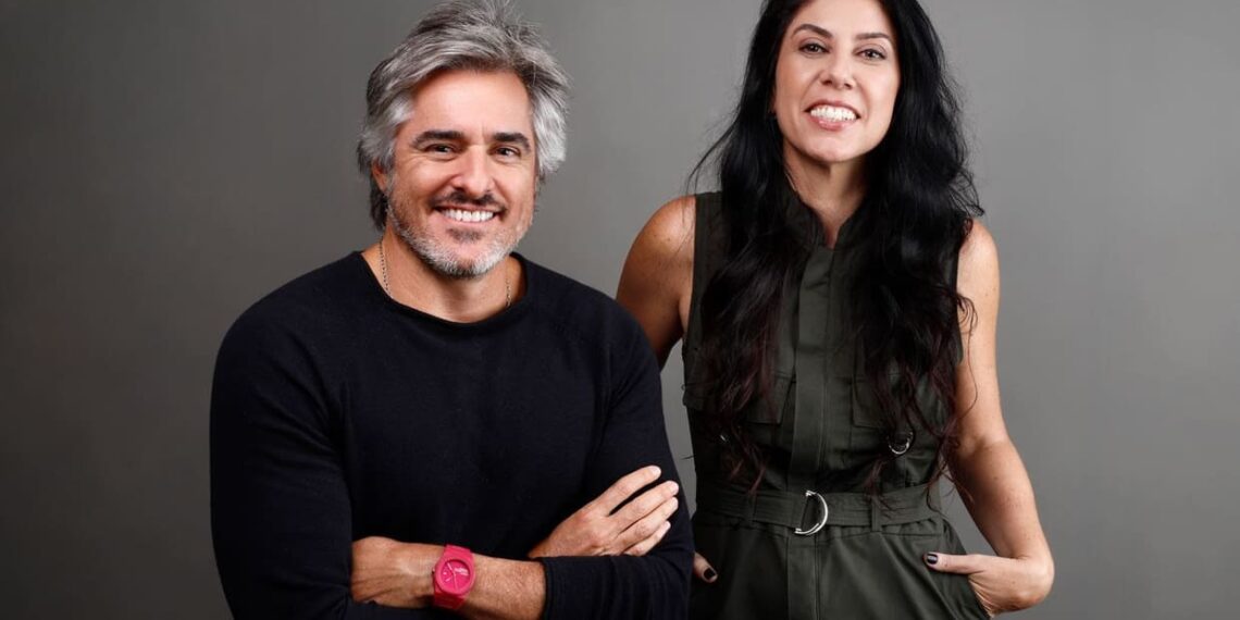 Os paulistanos José Ricardo Basiches e Mariana Orsi exaltam a paixão pela arquitetura por meio de suas profissões: a fotografia e o desenho | Foto: Michelle Moll