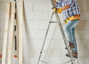 Realizar uma obra pode ser um desafio complexo que vai muito além do que escolher novas cores e mobiliários | Foto: Freepik