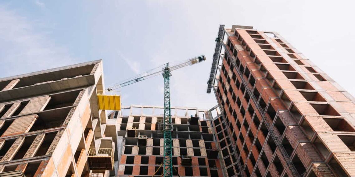 Obra parada? Saiba o que fazer quando o pedreiro some ou abandona o serviço