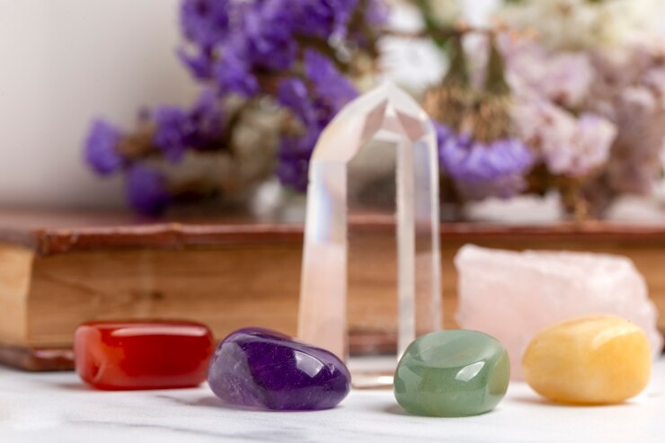 Cristais e plantas na decoração: o segredo natural para ativar boas energias em casa
