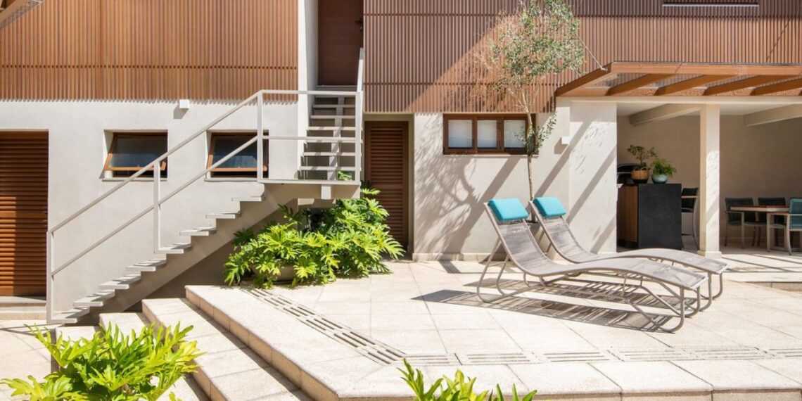 Casa de 1960 é Renovada com Sofisticação no Itaim Bibi