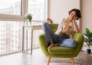 Como deixar a casa mais fresca no calor usando escolhas que vão além do ar-condicionado