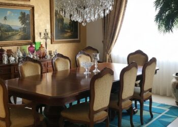 Erros na sala de jantar que comprometem a elegância sem você perceber